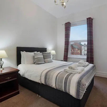 Unique! 5br In Queen Street בית נופש