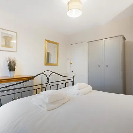 Unique! 5br In Queen Street * Redcar