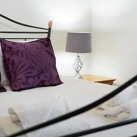 Unique! 5br In Queen Street Redcar