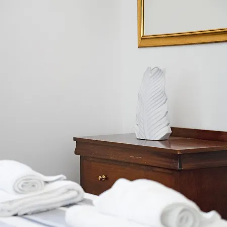 Unique! 5br In Queen Street *