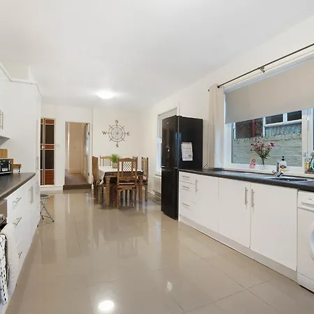 Unique! 5br In Queen Street בית נופש רדקאר