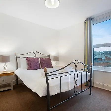 בית נופש Unique! 5br In Queen Street *