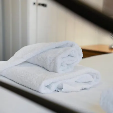 Unique! 5br In Queen Street *