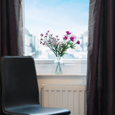 בית נופש Unique! 5br In Queen Street